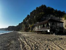 Кафе летнее задаётся в аренду до конца лета