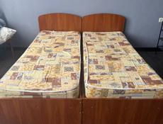 2 кровати,в хорошем состоянии 