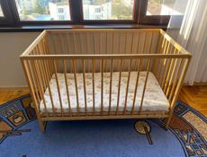 Детская кроватка 