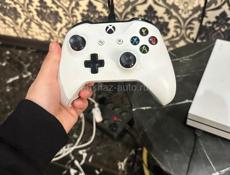 Продаю Xbox one S 10-15  цена , или же предложите свою цену , торг уместен писать и звонить только на ВАЦАП !!! Без дела не звонить !