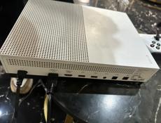 Продаю Xbox one S 10-15  цена , или же предложите свою цену , торг уместен писать и звонить только на ВАЦАП !!! Без дела не звонить !