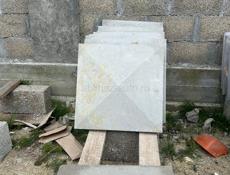 Блоки 60₽ полублоки 50₽ цемент 550₽ крышки на забор 