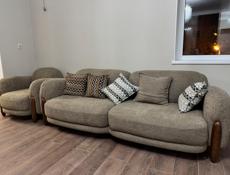 Продается диван с креслами 