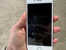 Продаю айфон 7+