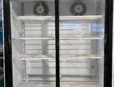 Холодильники , пивной аппарат 