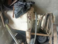 Промышленная Мясорубка ссср трёх фазная.