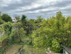 Продаю участок в городе Очамчыра,первая береговая линия.