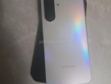 Продаю телефон срочно в идеальном состоянии 