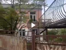 Срочно продается дом 2х этажный пластиковые окна требуется косметически ремонт  полтора км от центральной трассы 