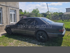 Mercedes-Benz 124
