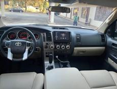 Toyota Sequoia
