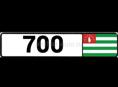 700