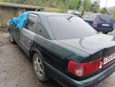 Audi 100