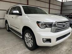 Toyota Sequoia