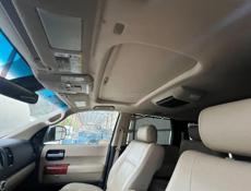 Toyota Sequoia