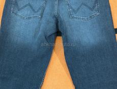 Джинсы wrangler
