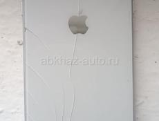 Продам iPhone 8 64 г  