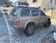 Infiniti QX4