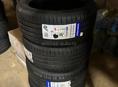235/45R17