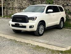 Toyota Sequoia