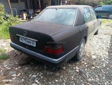 Mercedes-Benz 124