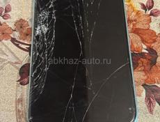 Продам 11 айфон 