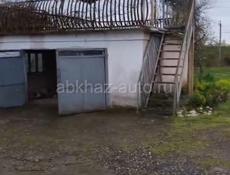 Дом с участком в 1 гектар. 