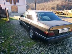Mercedes-Benz 124