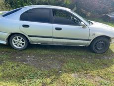 Mitsubishi Carisma
