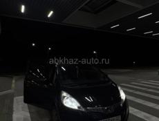 Сдаю в аренду хонда фит цена за сутки 2500р тел +79407730871