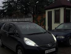 Сдаю в аренду хонда фит цена за сутки 2500р тел +79407730871