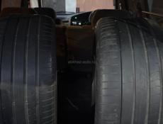 305 40 20 продаю две пары шин