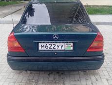 Mercedes-Benz 200-Series