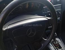 Mercedes-Benz 200-Series