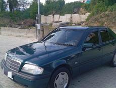 Mercedes-Benz 200-Series