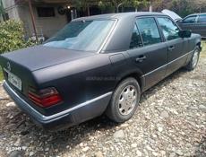Mercedes-Benz 124