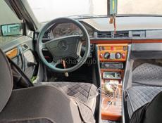 Mercedes-Benz 124