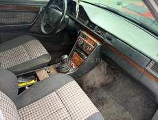 Mercedes-Benz 124