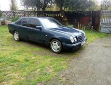 Mercedes-Benz 200-Series