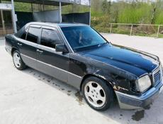 Mercedes-Benz 124