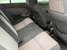 Mercedes-Benz 124