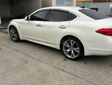 Nissan fuga