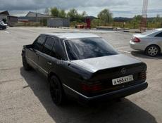 Mercedes-Benz 124
