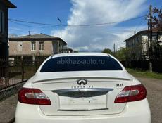 Nissan fuga