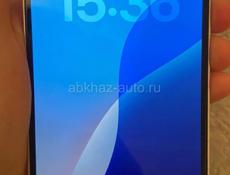 Продаю айфон 12 , АКБ 100 128 гигабайт весь телефон сам ординал что стоит на телефоне тоже оригинал 