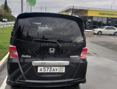 Honda FR-V