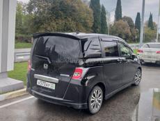 Honda FR-V
