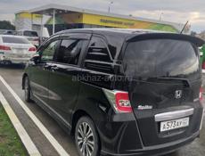 Honda FR-V