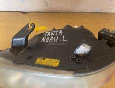 Фара левая Toyota Noah