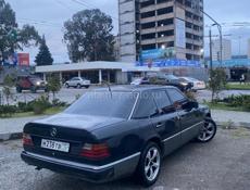 Mercedes-Benz 124